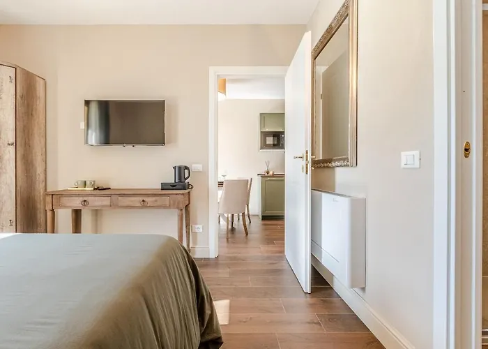 Le Scuderie Del Palio * سيينا